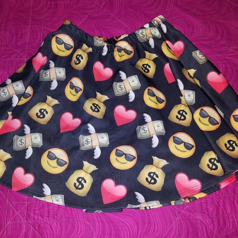 Blush Emoji skirt size small